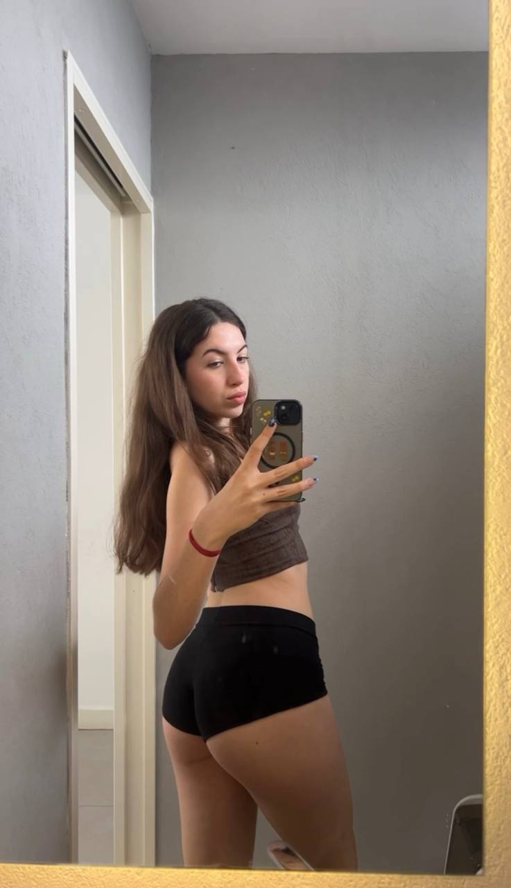 Amber in her underwear in Monaco