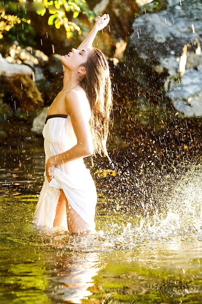 Marie Avgeropoulos in Monaco