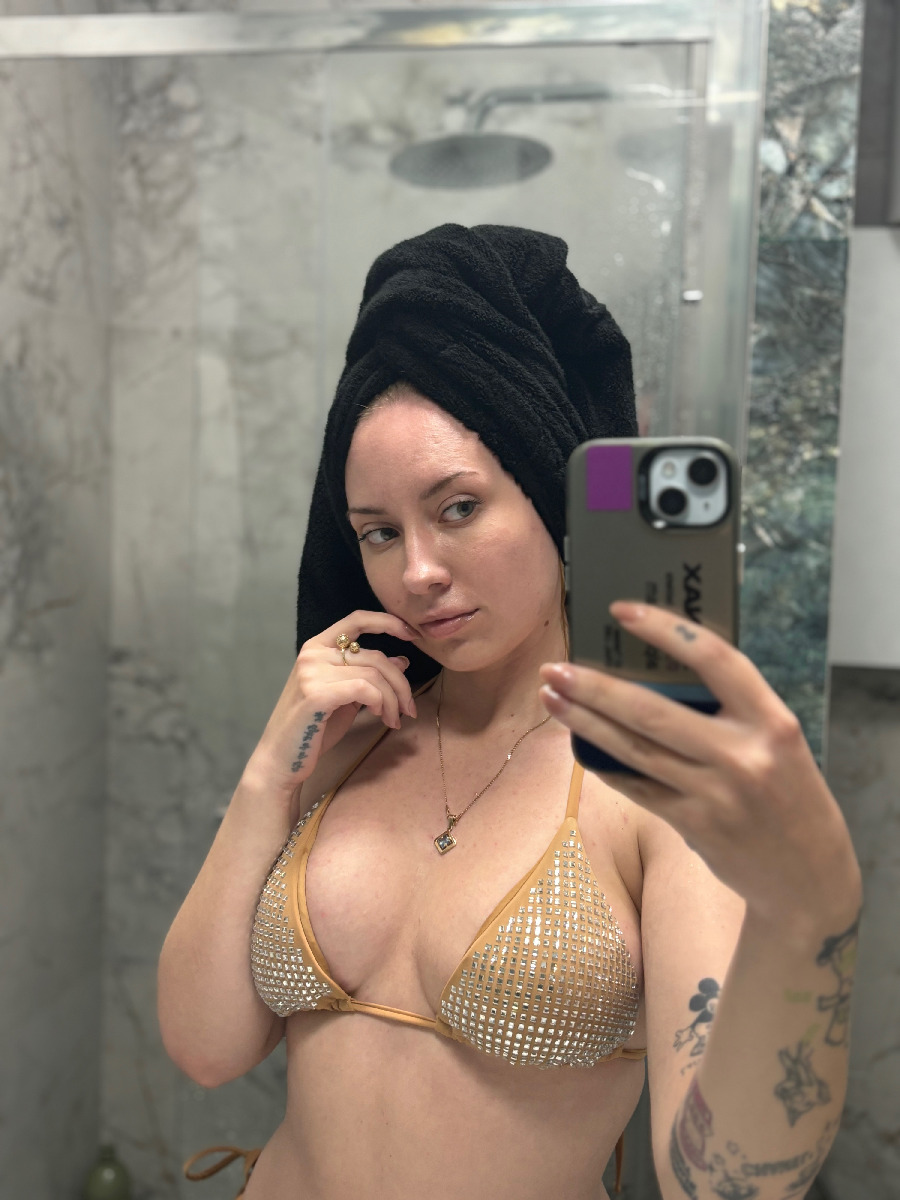 Nude girl KateV in Monaco